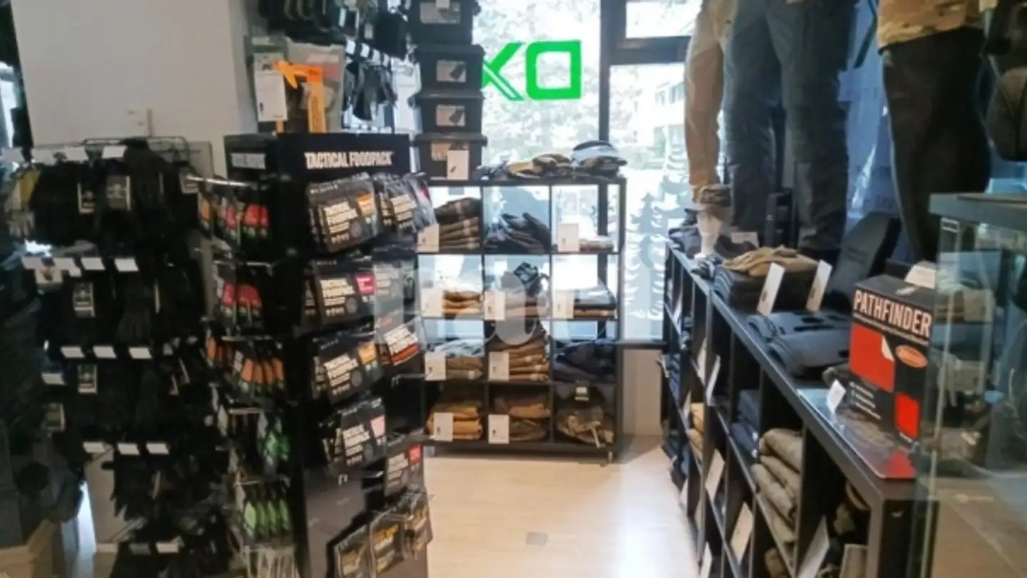 Shop for rent - Rue Des Caroubiers 15, 1227 Carouge GE - Photo 3