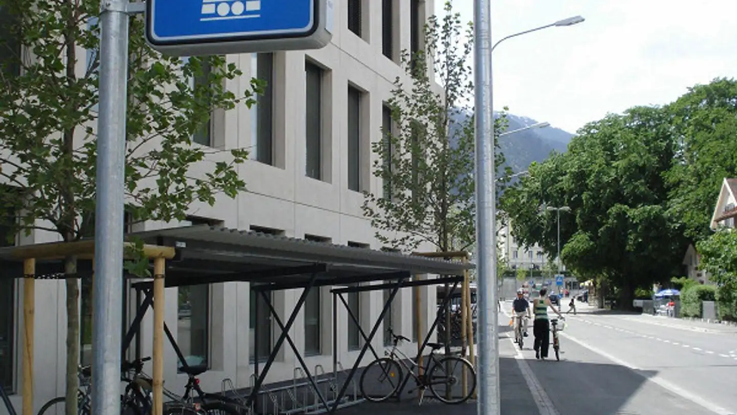 Outdoor parking space for rent - Gürtelstrasse 54, 7000 Chur - Photo 2