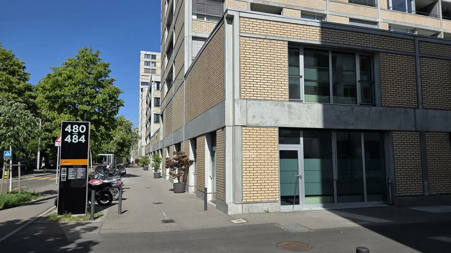 Commercial à louer - Hohlstrasse 480, 8048 Zürich