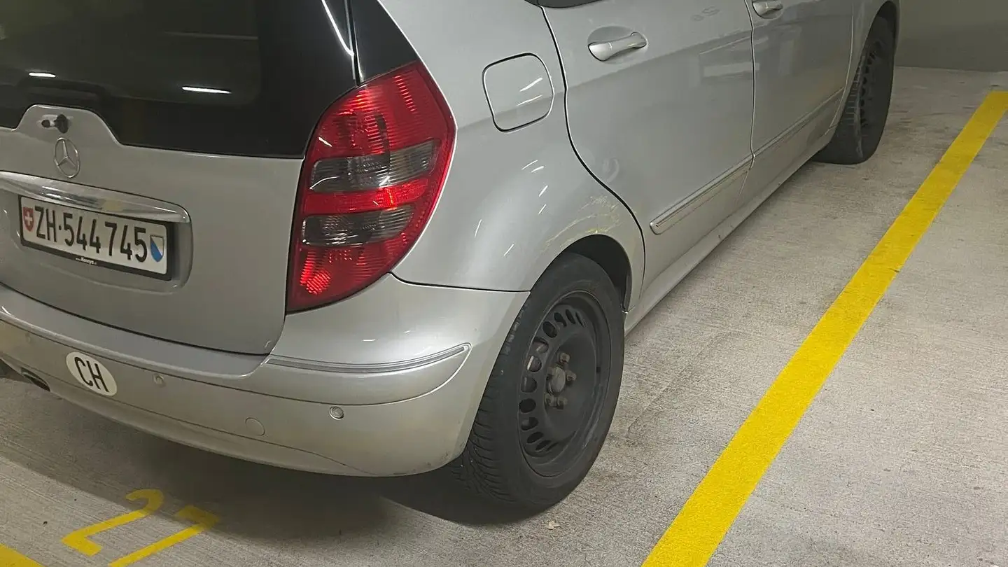 Place de parking souterraine à louer - Rosengartenstrasse 13, 8706 Meilen