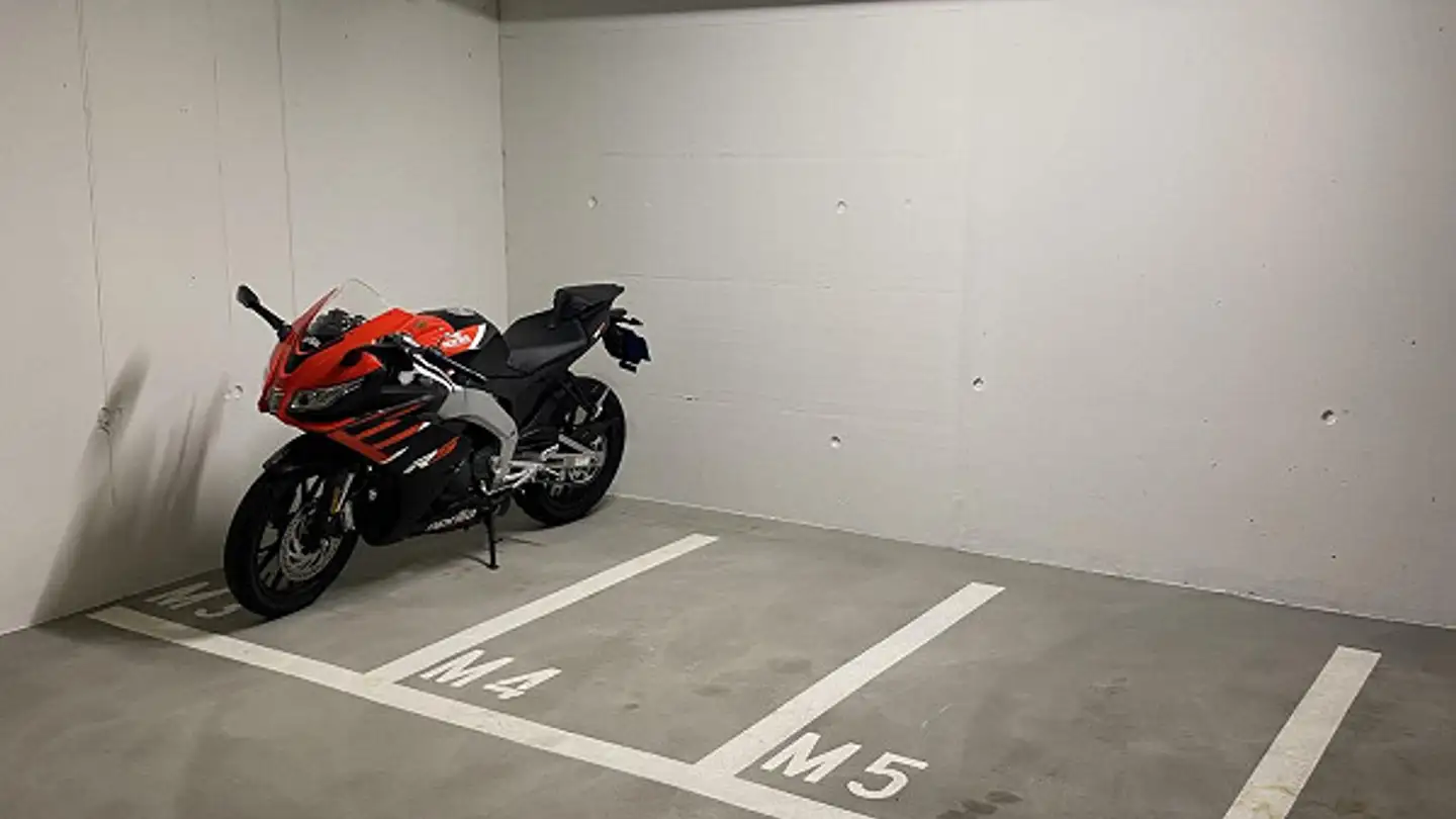 Place de parking souterraine à louer - Dammstrasse 2, 9532 Rickenbach b. Wil