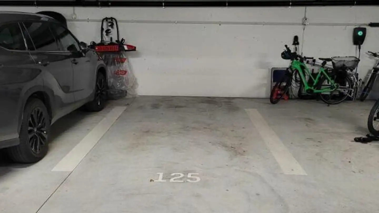 Place de parking souterraine à louer - 5000 Aarau