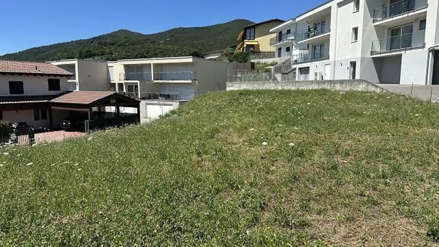 Constructible plot for sale - 6864 Arzo