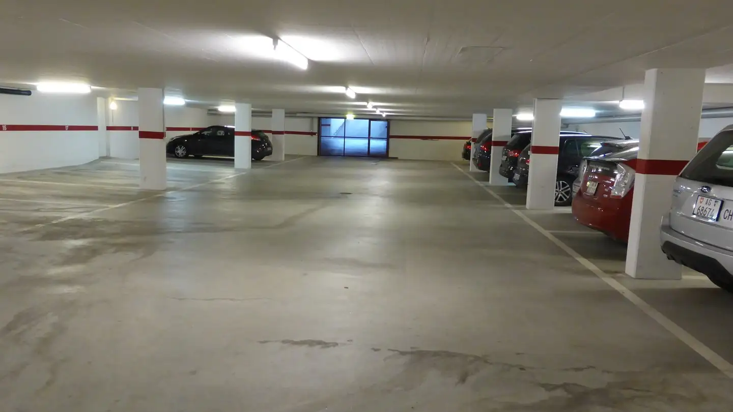 Place de parking souterraine à louer - Mühlegasse 7B, 4314 Zeiningen
