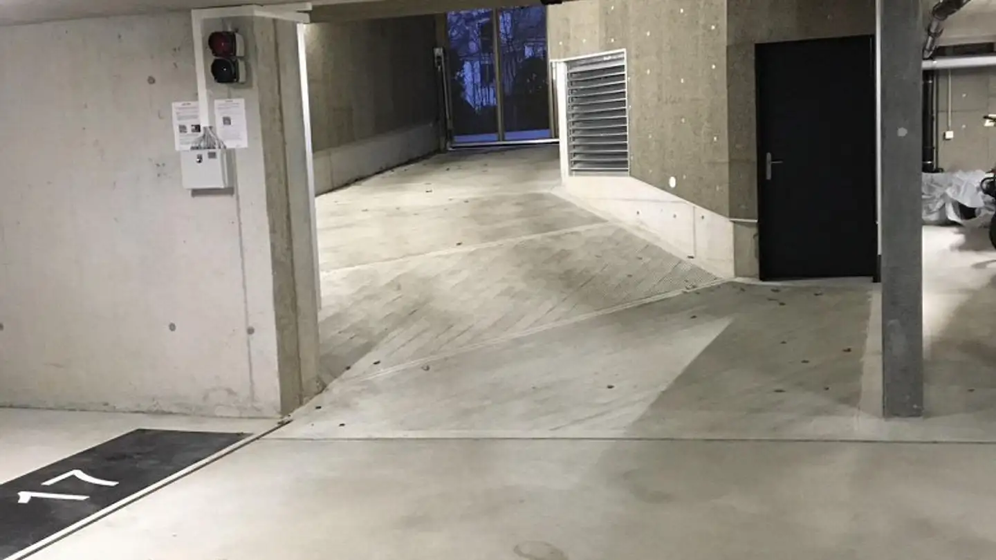 Parcheggio sotterraneo in affitto - Holbergstrasse 4, 8302 Kloten - Foto 2