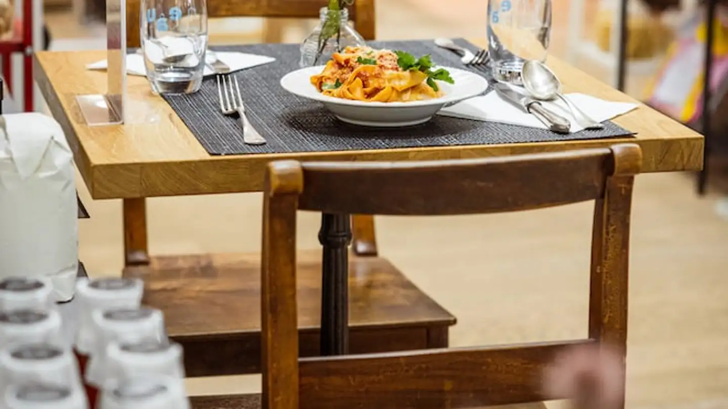 Restaurant for rent - Rue Des Chavannes 5, 2000 Neuchâtel - Photo 2