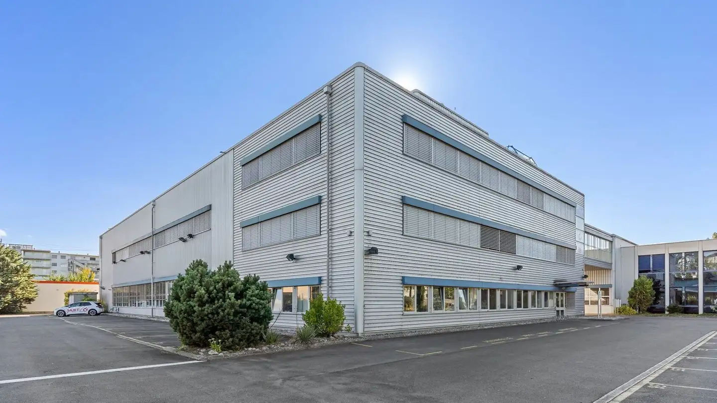 Mischgenutztes Gebäude mieten - Avenue Des Sports 42, 1400 Yverdon-les-Bains