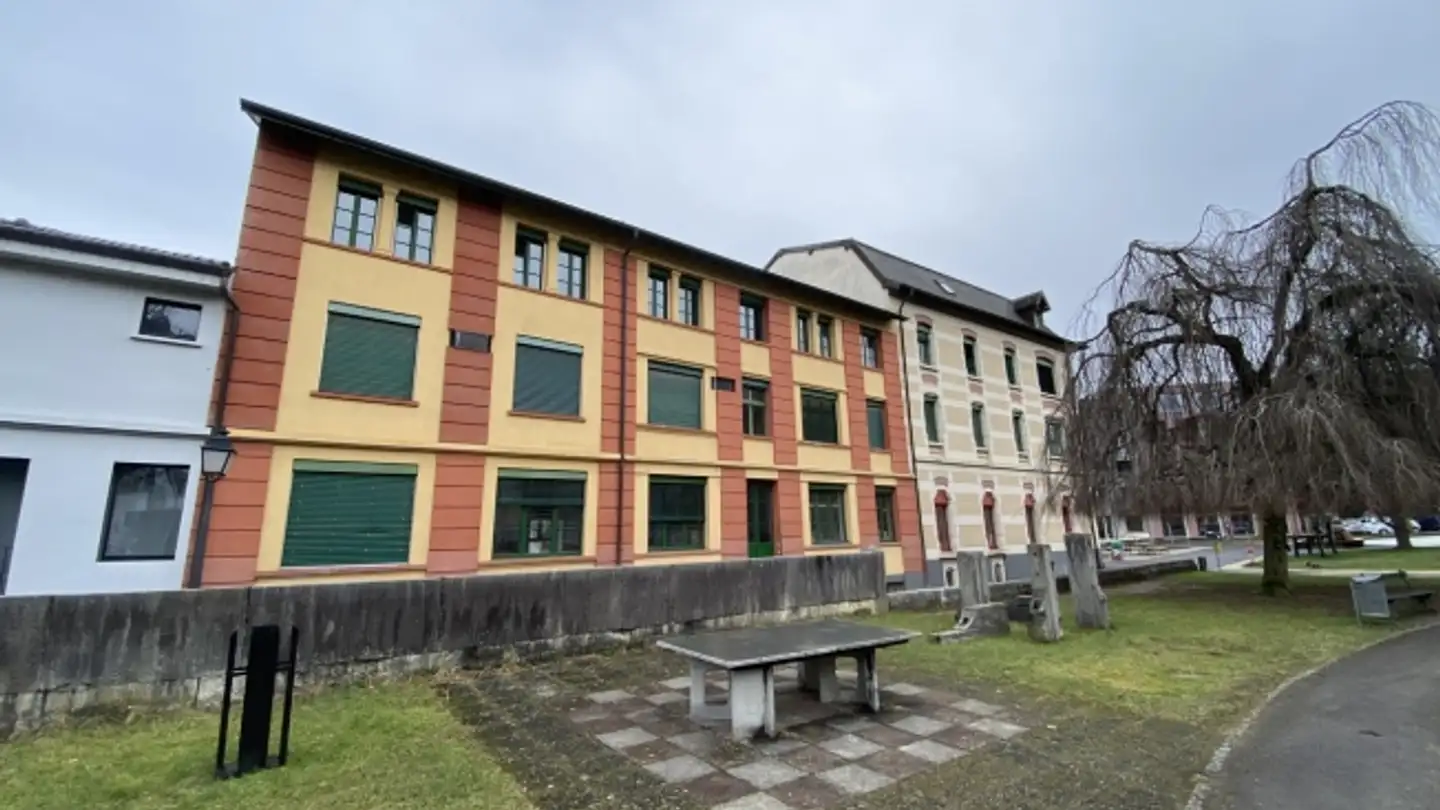 Magasin à louer - Allée Des Soupirs 1, 2900 Porrentruy