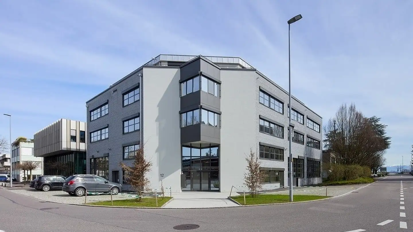 Commercial à louer - Industriestrasse 12, 8117 Fällanden