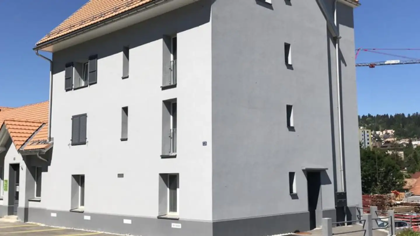 Place de parking extérieure à louer - Rue Fritz-Courvoisier 53, 2300 La Chaux-de-Fonds