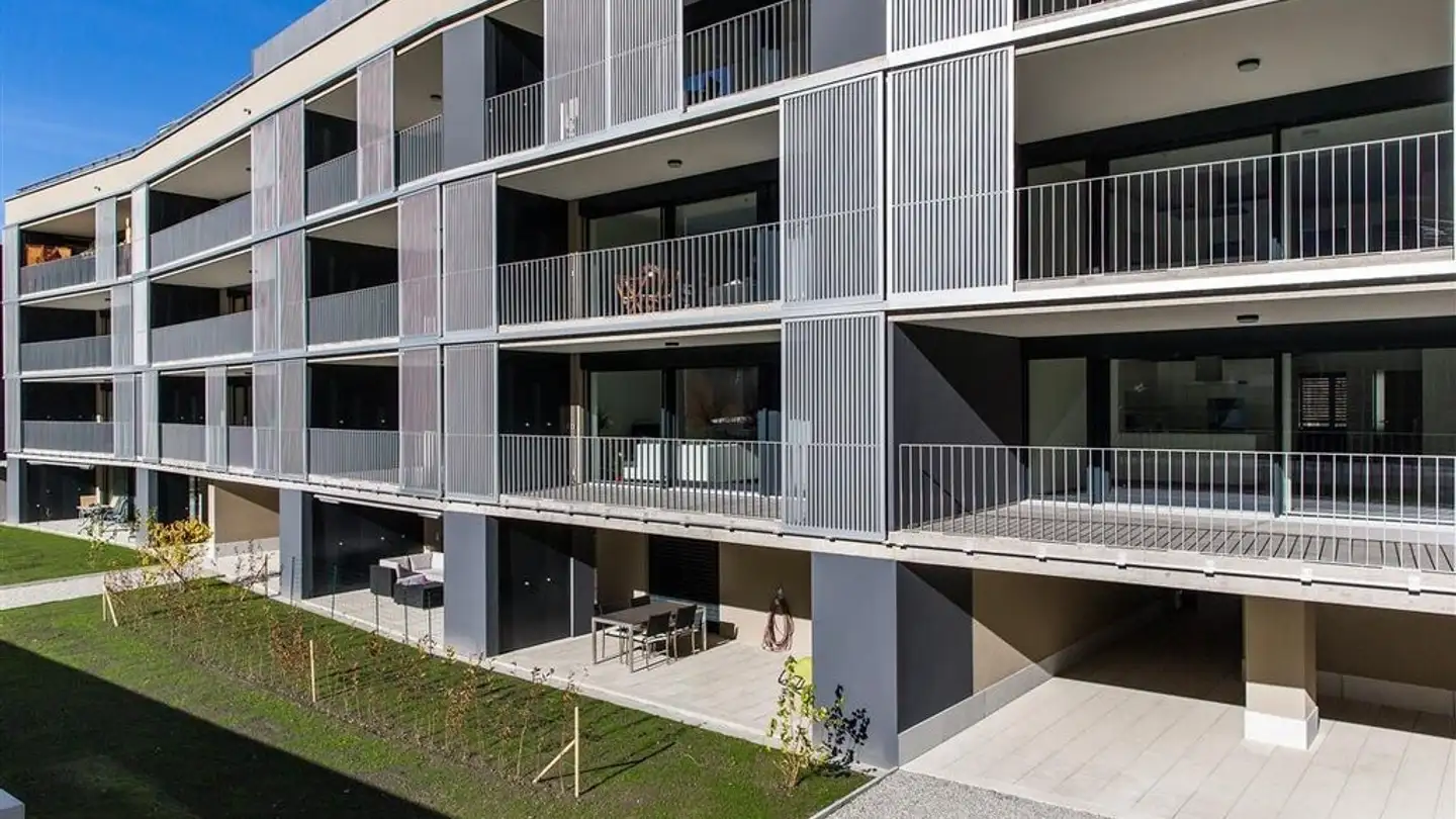 Outdoor parking space for rent - Via Burgaisa 3, 7013 Domat/Ems