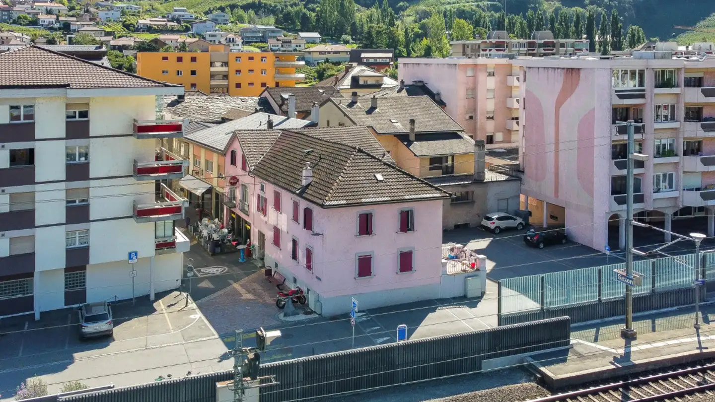 Mehrfamilienhaus kaufen - 1907 Saxon