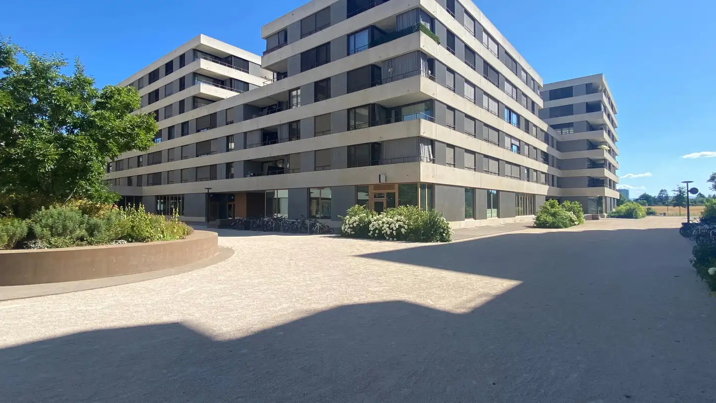 Shop for rent - Place Du Dizenier 1, 1226 Thônex