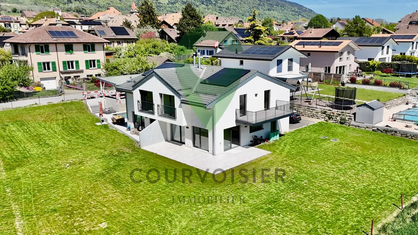 Semi-detached house for sale - 1143 Apples