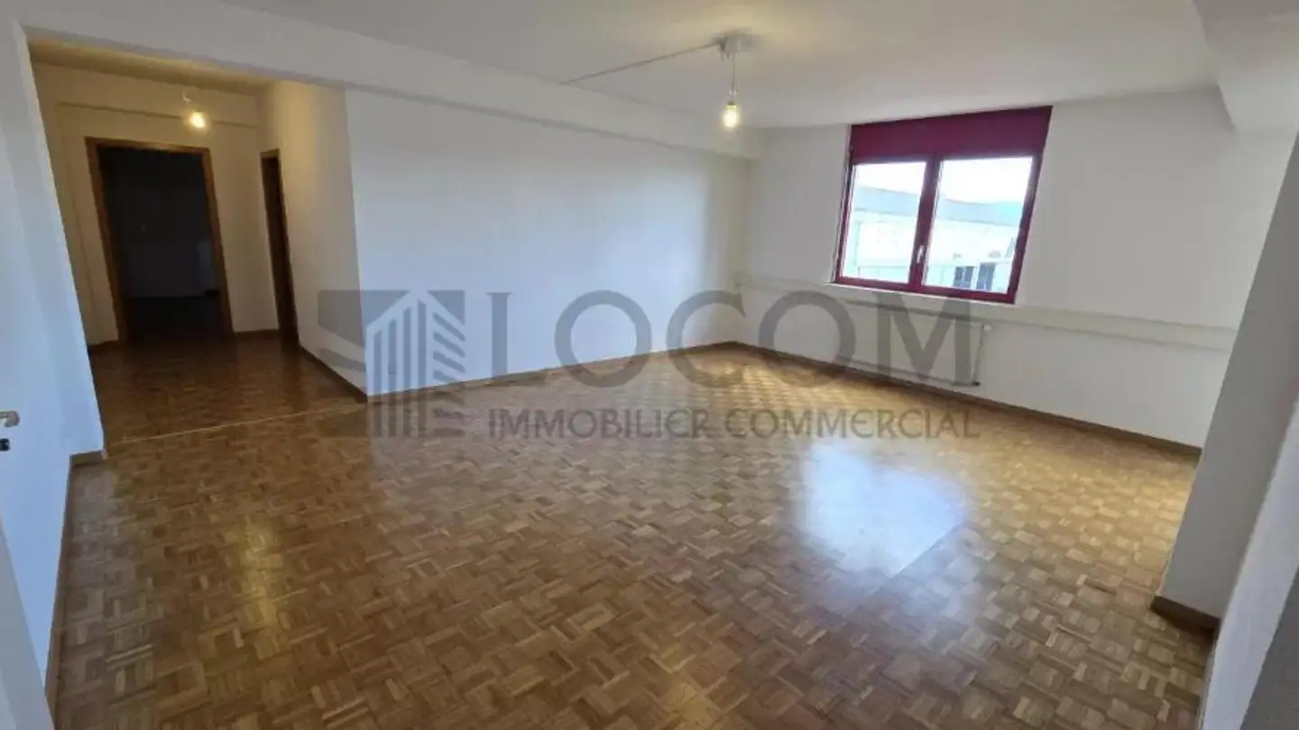 Mixed-use building for rent - Chemin De Bas-De-Plan 9, 1030 Bussigny