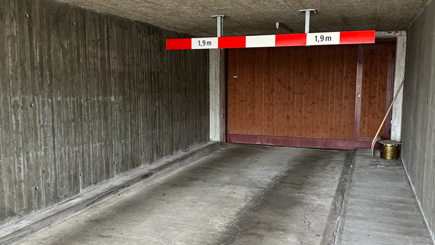 Parcheggio sotterraneo in affitto - Affolternstrasse 81, 8050 Zürich