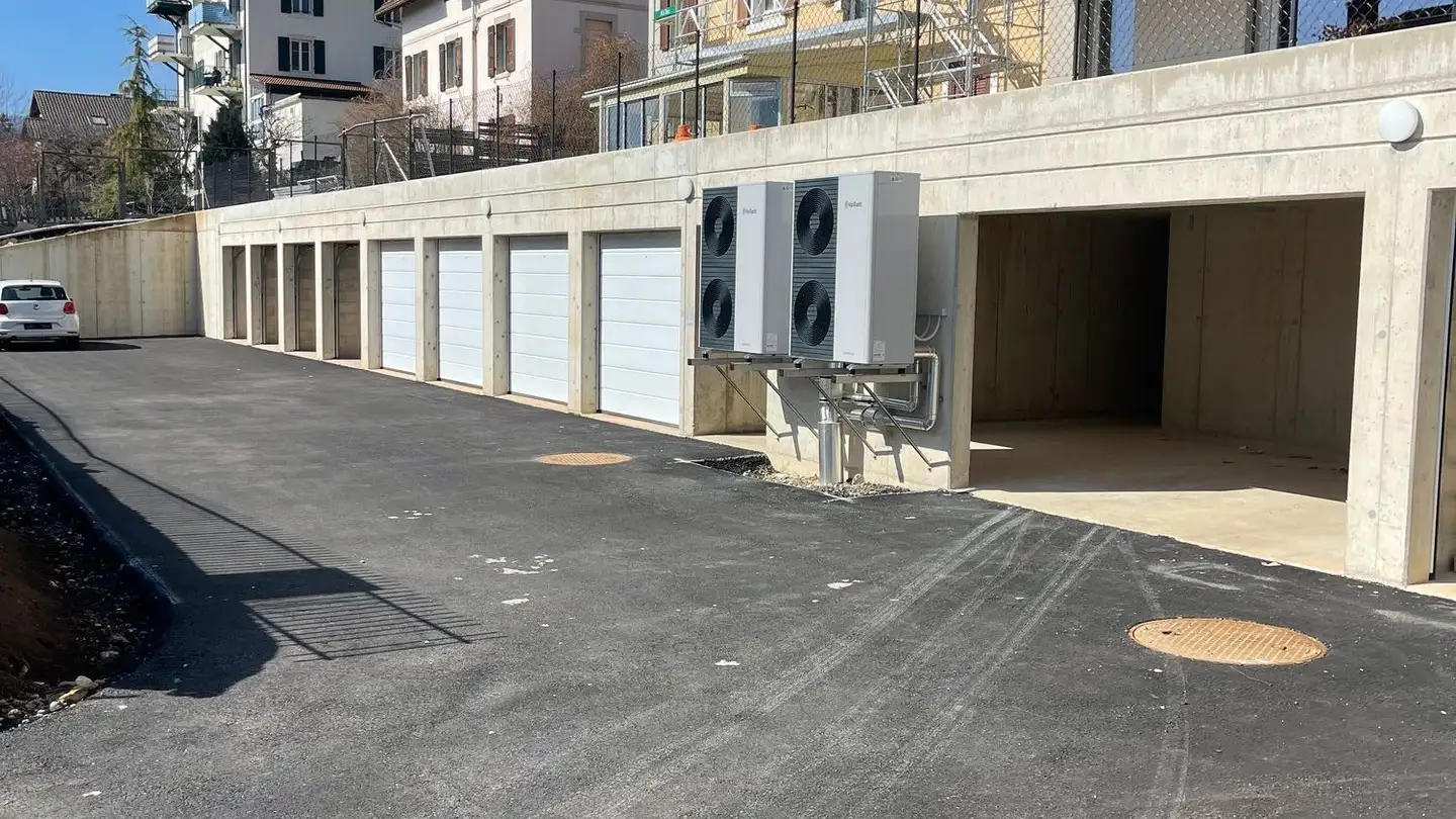Single garage for rent - Rue Guillemette De Vergy 3, 2053 Cernier