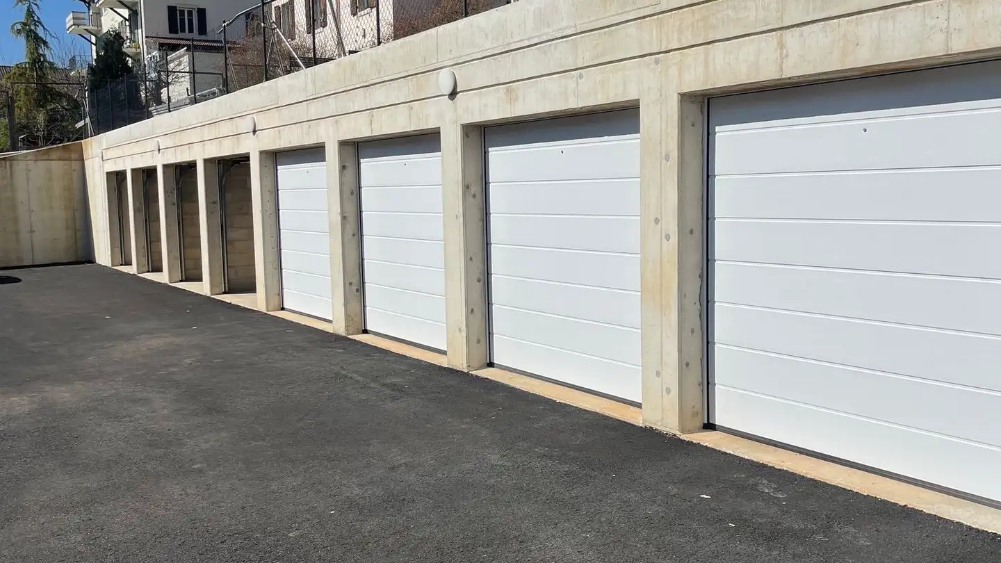 Single garage for rent - Rue Guillemette De Vergy 3, 2053 Cernier - Photo 4
