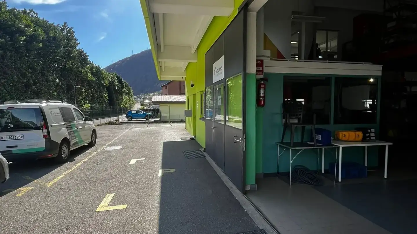 Grand magasin à louer - Via Navett 4, 6503 Bellinzona - Photo 3