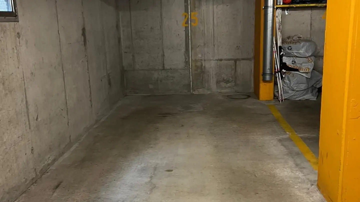 Place de parking extérieure à louer - Weizenstrasse 17, 5436 Würenlos