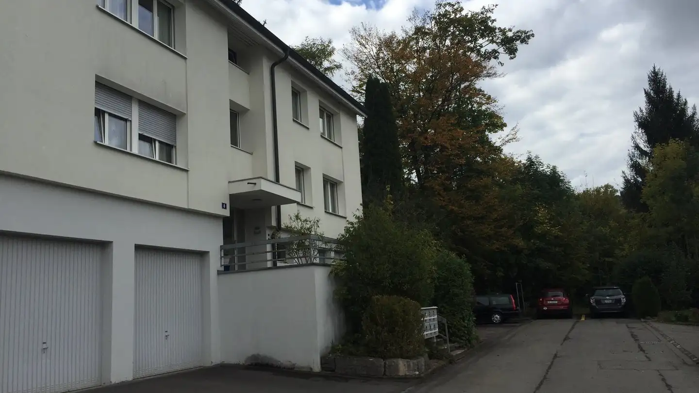 Outdoor parking space for rent - Zopfstrasse 8, 8134 Adliswil - Photo 3