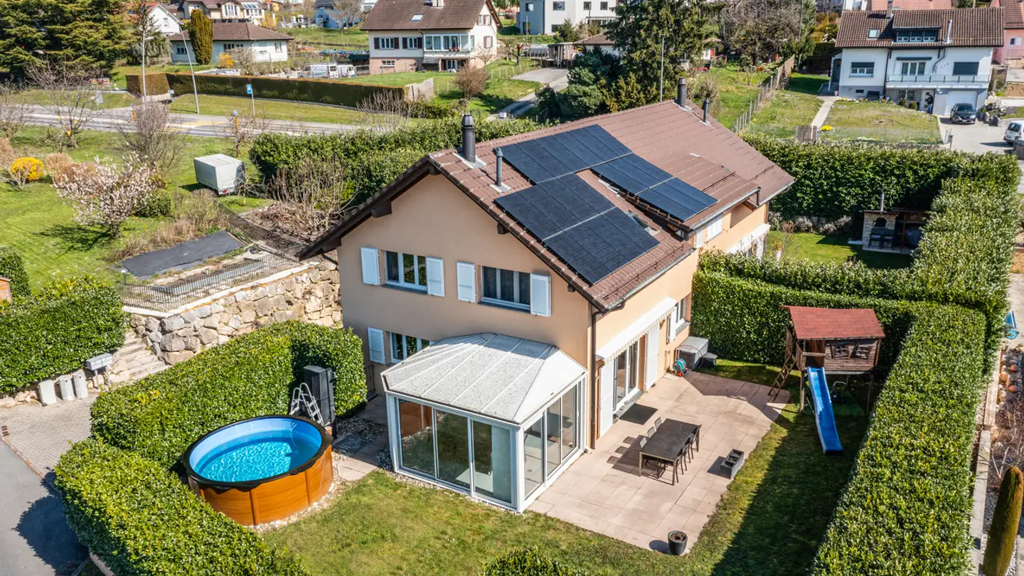 Row house for sale - 1303 Penthaz