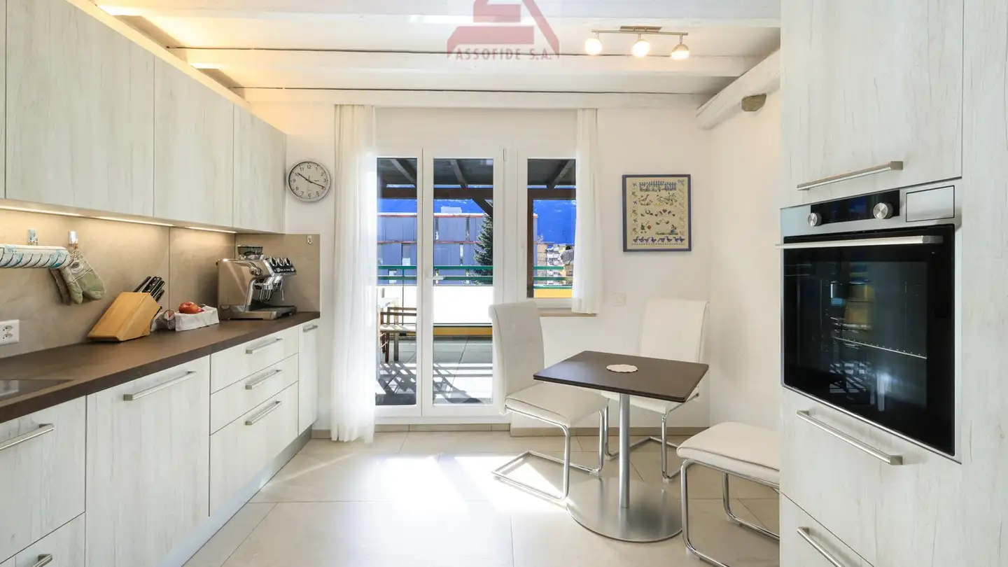 Penthouse for sale - 6605 Locarno - Photo 2