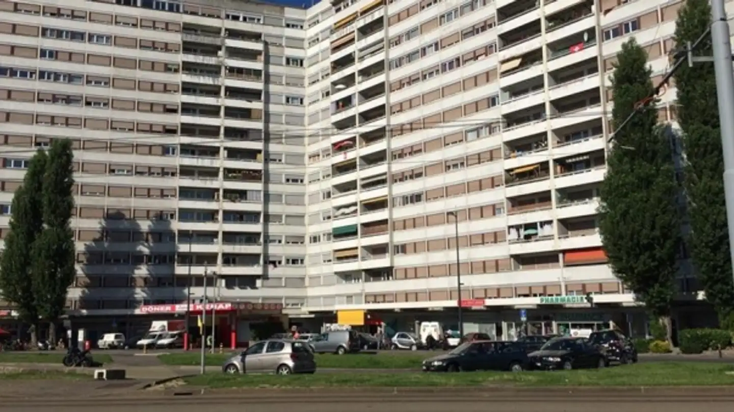 Immeuble mixte à louer - Avenue Des Communes-Réunies 76, 1212 Grand-Lancy