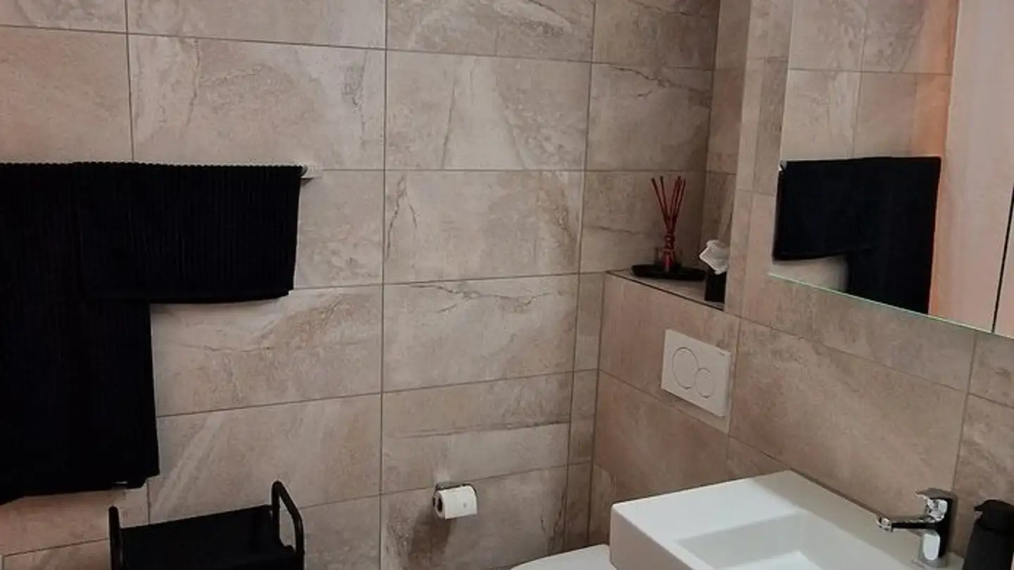 Wohnung mieten - Glärnischstrasse 2, 8118 Pfaffhausen - Foto 2