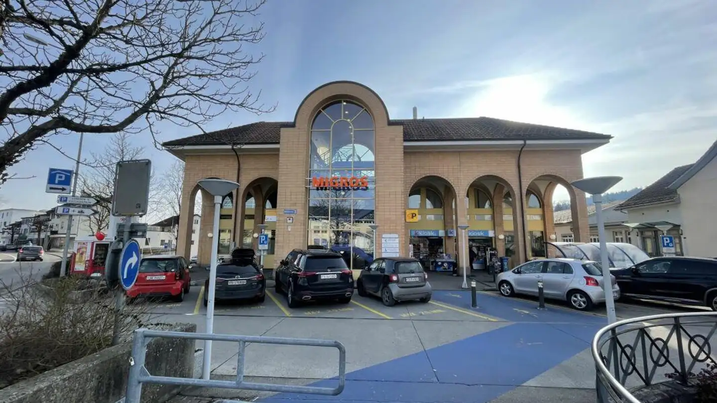 Commercial for rent - Bahnhofstrasse 2, 8355 Aadorf
