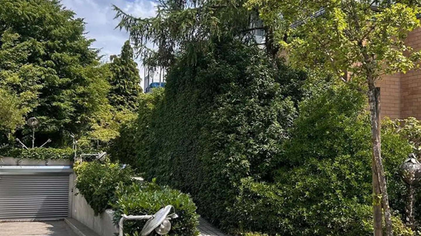 Tiefgaragenstellplatz mieten - Steinbrüchelstrasse 14, 8053 Zürich