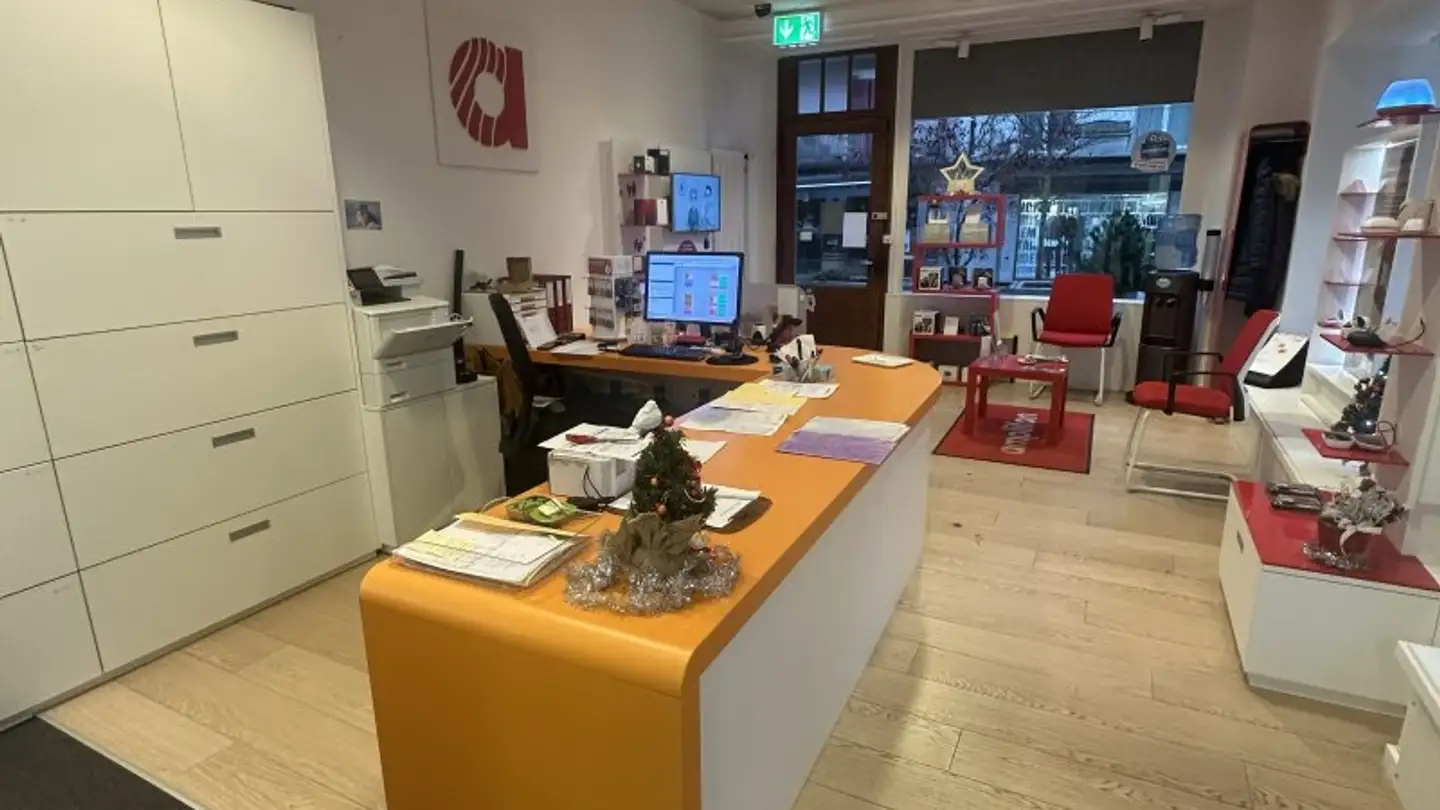 Shop for rent - Rue Des Bourguignons 8, 1870 Monthey - Photo 2