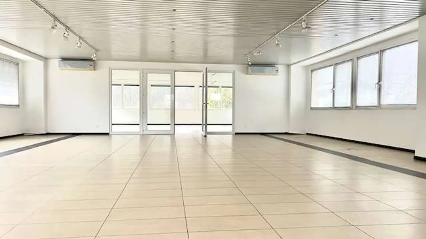 Bureau à louer - 6953 Lugaggia