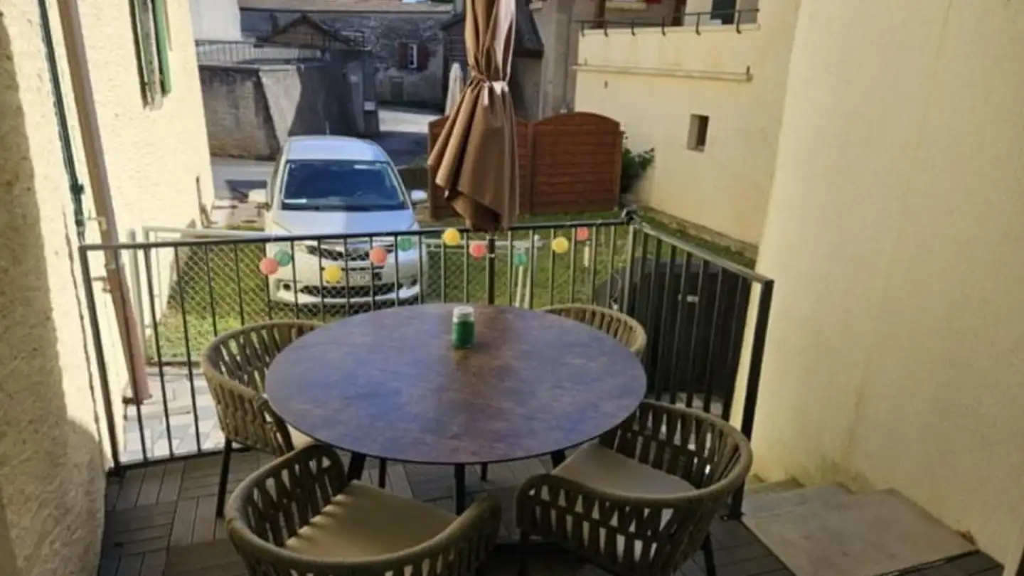 Maisonette-Wohnung mieten - Sur La Place 7, 1354 Montcherand