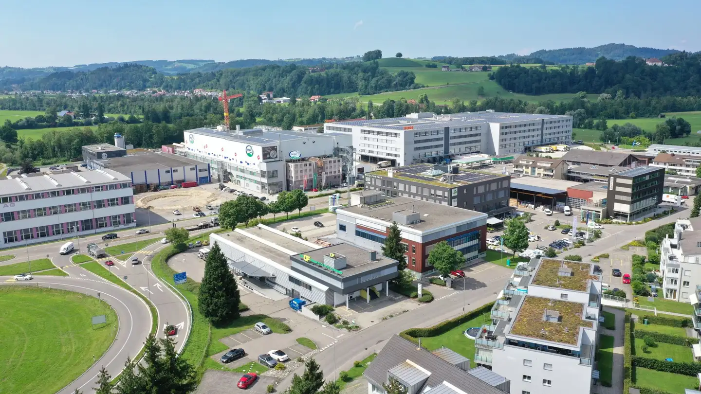 Mischgenutztes Gebäude mieten - Sandackerstrasse 26, 9245 Oberbüren