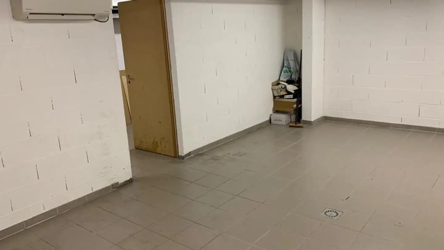 Mixed-use building for rent - Route Du Boiron 13, 1260 Nyon