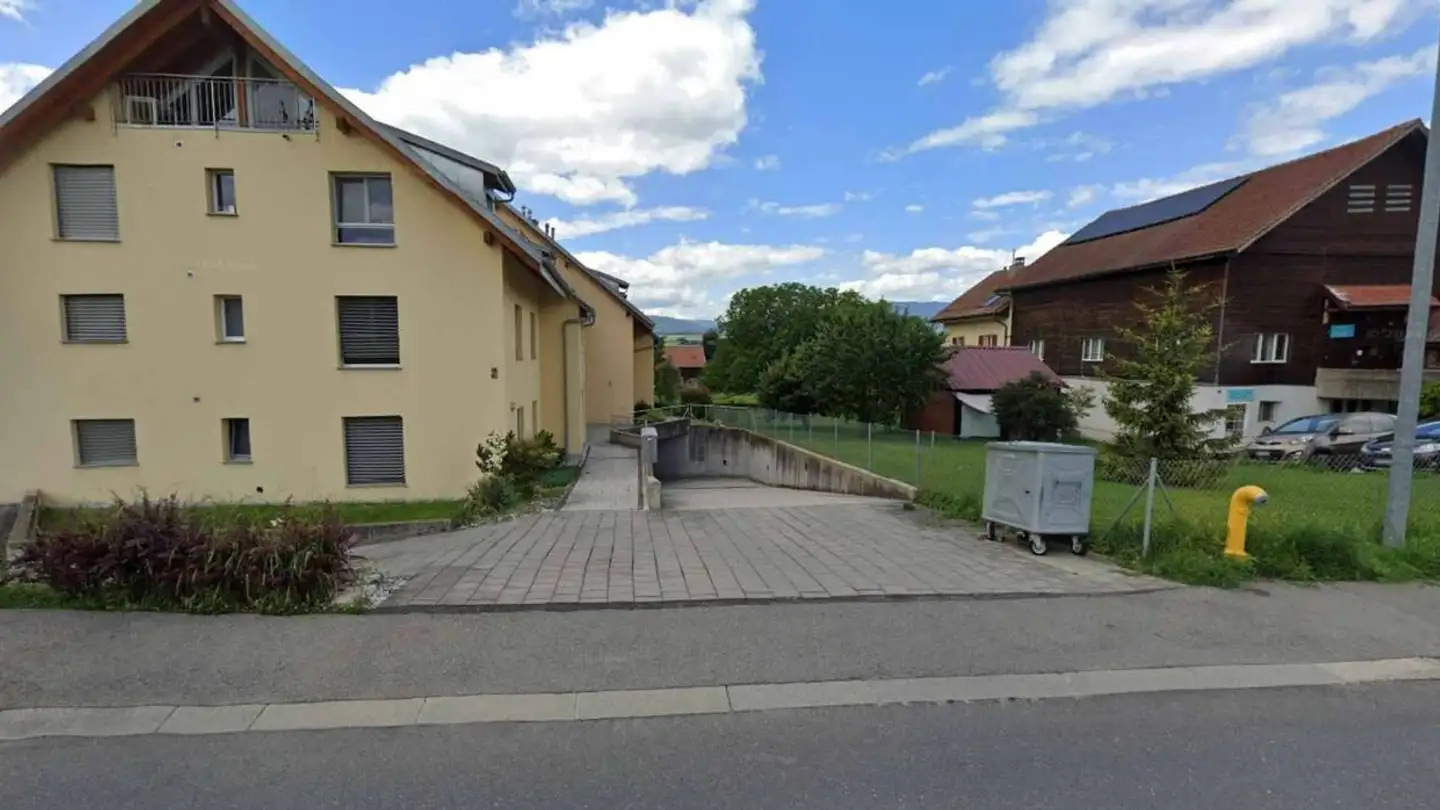 Place de parking extérieure à louer - 1372 Bavois