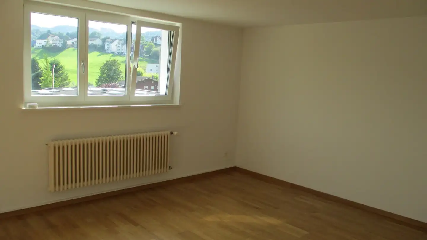 Dachgeschosswohnung mieten - Lindenstrasse 12, 9230 Flawil - Foto 2