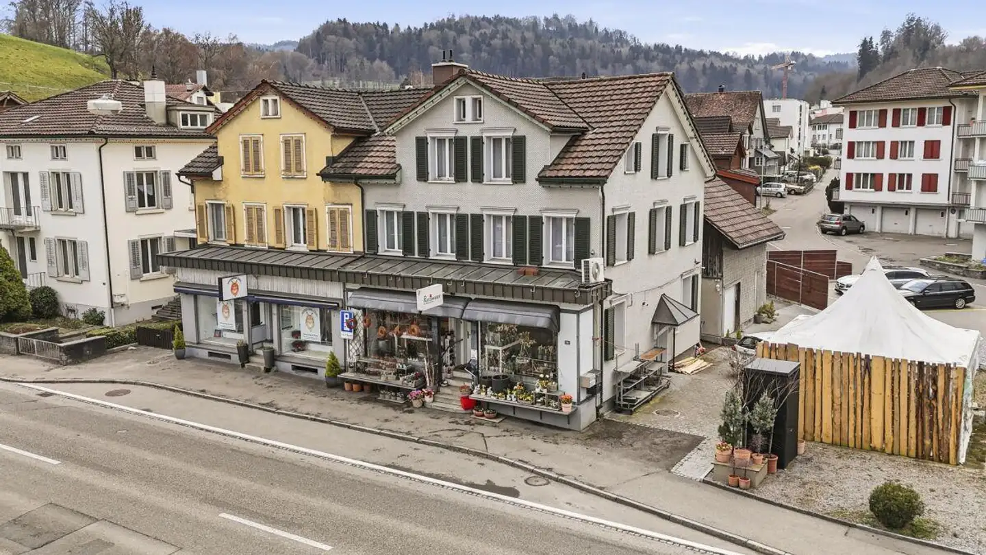 Mixed-use building for sale - St. Gallerstrasse 16, 9230 Flawil