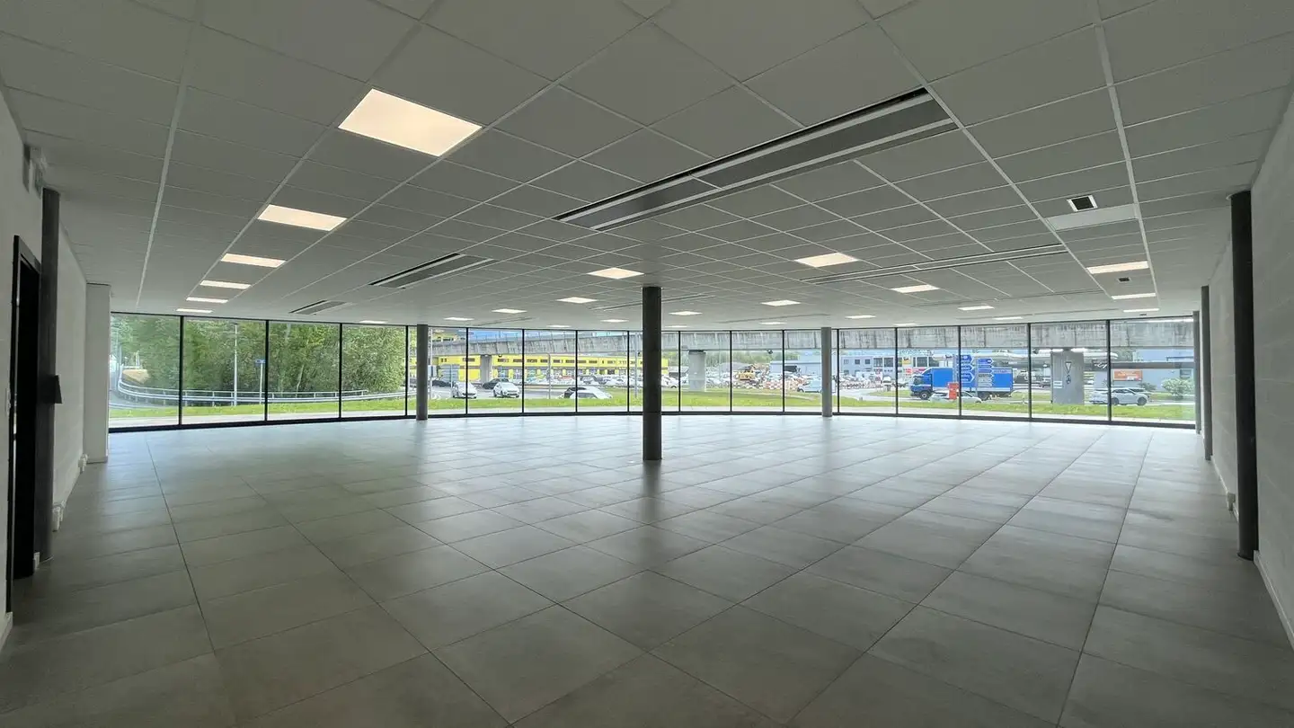 Shop for rent - Route Des Iles 1, 1870 Monthey - Photo 2