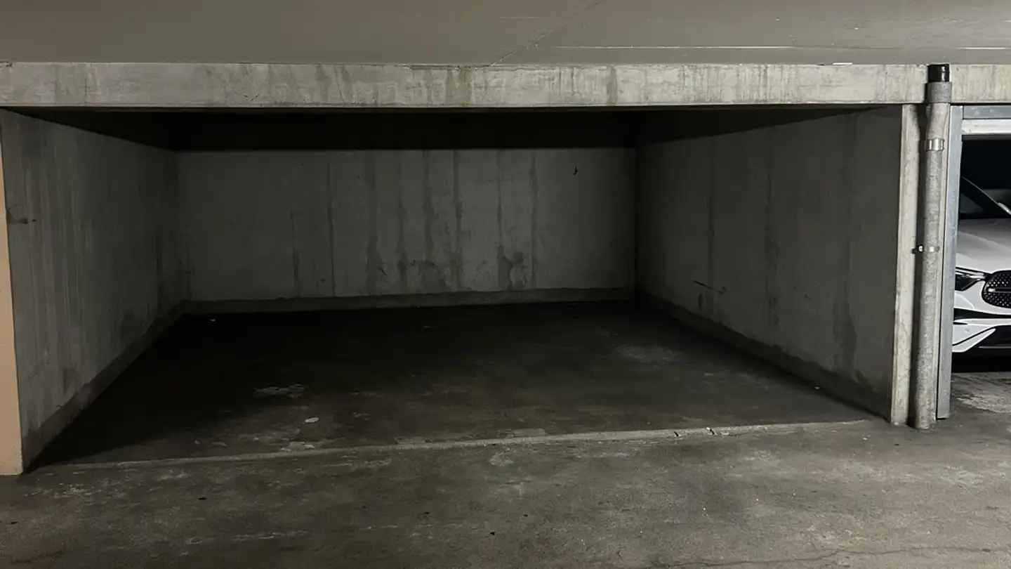 Place de parking extérieure à louer - Chemin De La Chevillarde 48, 1208 Genève