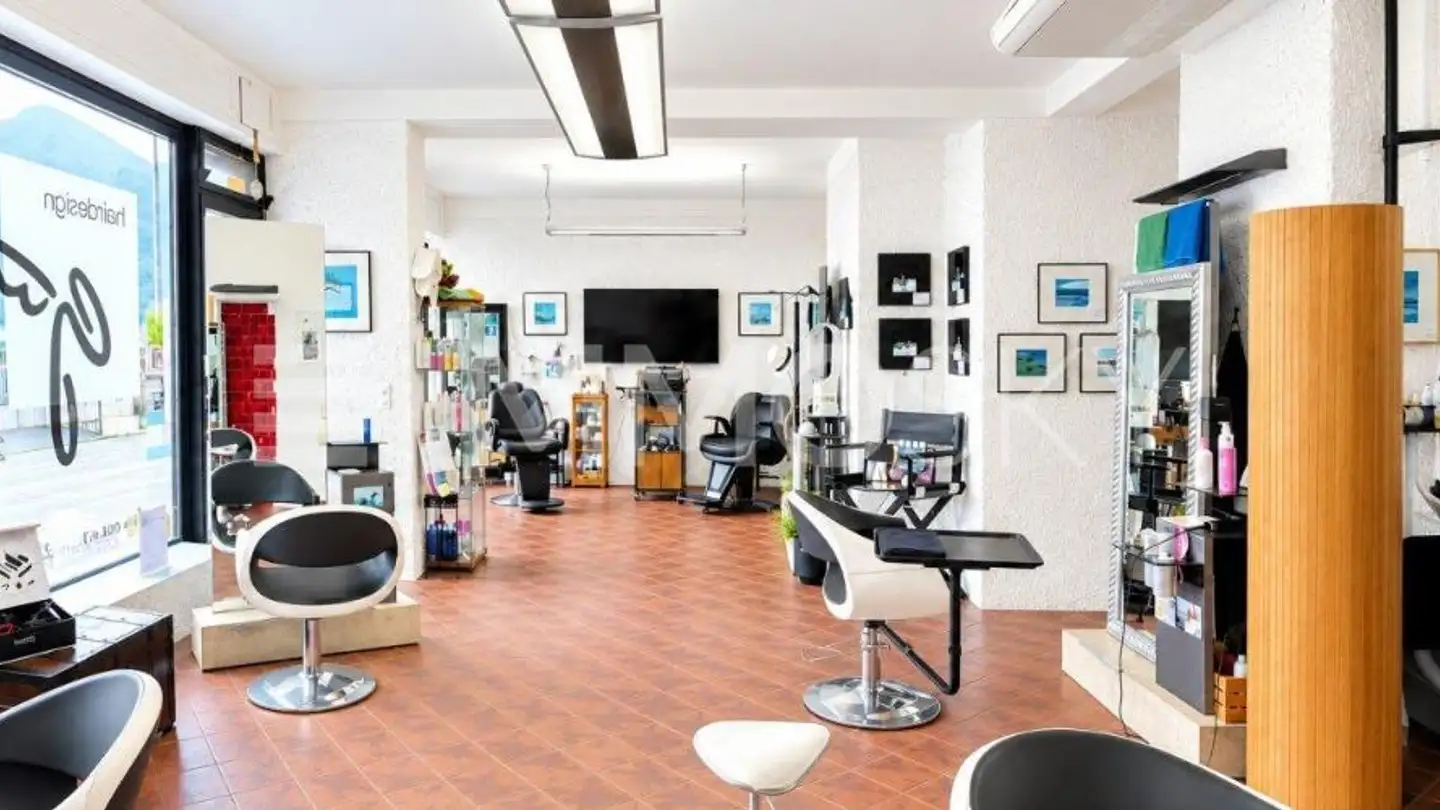 Commercial for sale - 6815 Melide