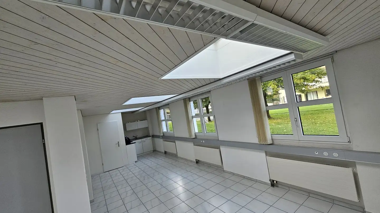 Commercial à louer - Industriestrasse 5, 5644 Auw