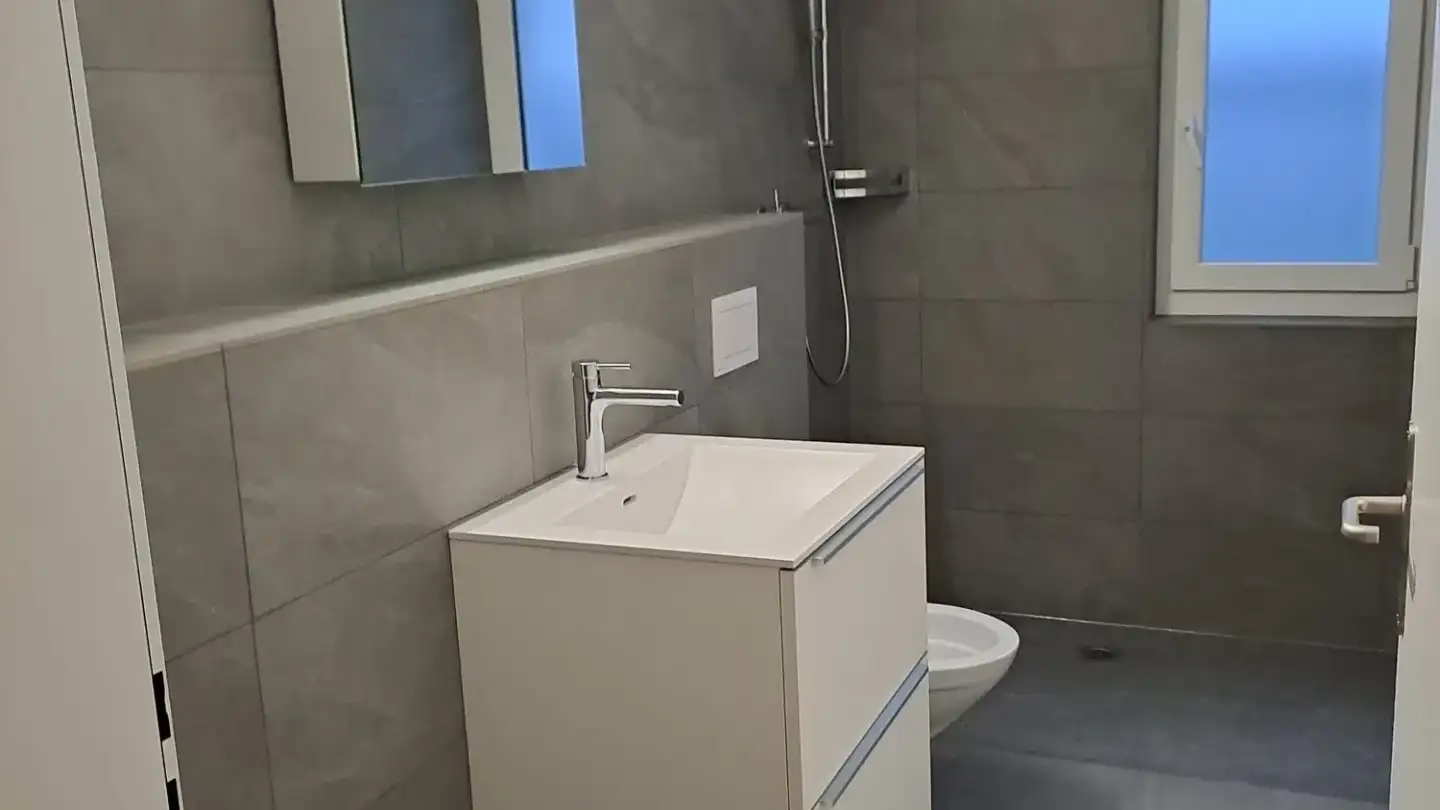 Wohnung mieten - Claridenstrasse 17, 8305 Dietlikon - Foto 2