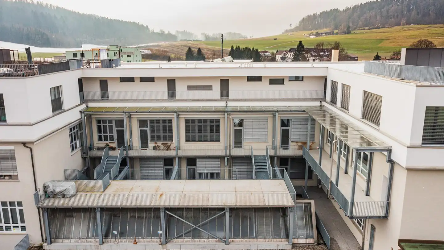 Attique à louer - Dorfstrasse 6a, 8484 Weisslingen