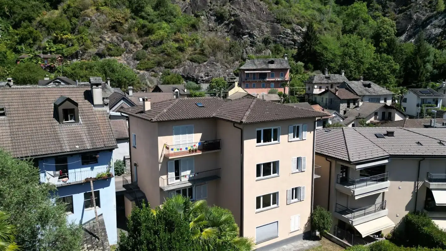Residential building for sale - Via Cantonale 57, 6652 Tegna