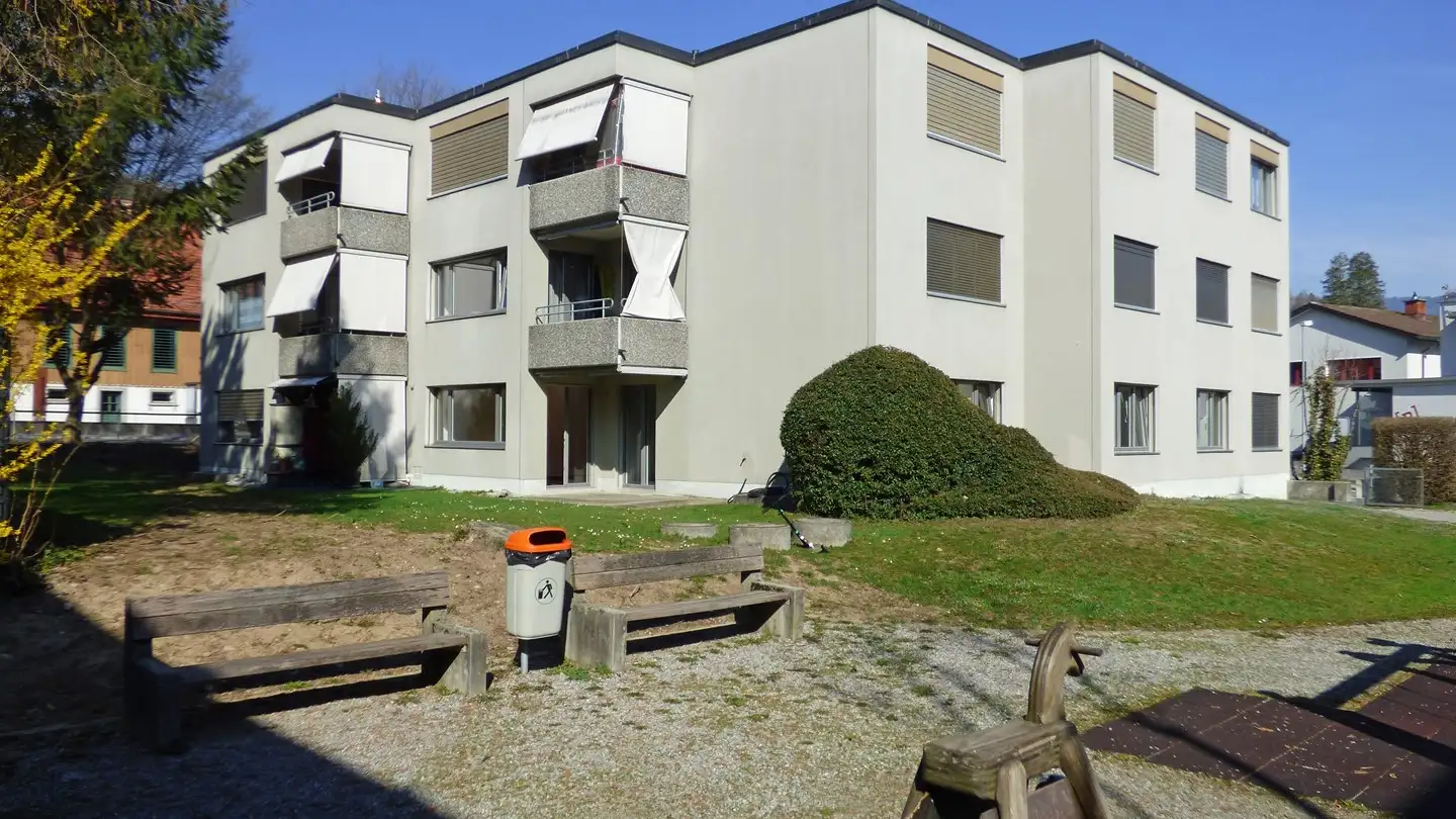 Mischgenutztes Gebäude mieten - Zürcherstrasse 31, 8730 Uznach