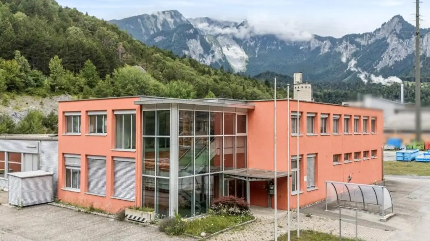 Espace de stockage à louer - Via Innovativa 1, 7013 Domat/Ems