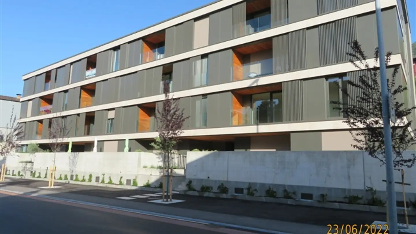 Place de parking extérieure à louer - Via Sempione 12, 6600 Muralto