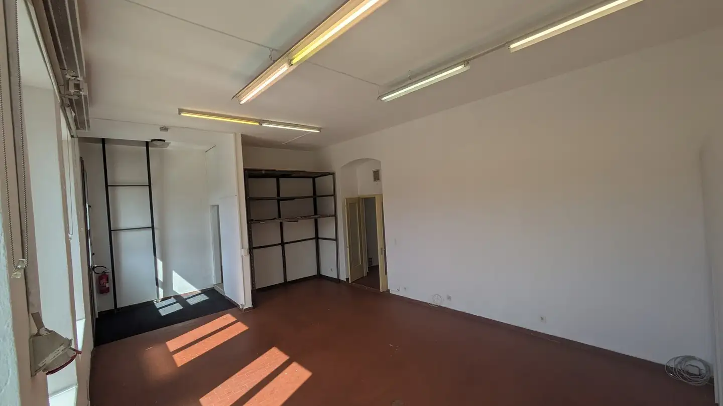 Commercial à louer - Lungo Tresa 30, 6988 Ponte Tresa - Photo 2